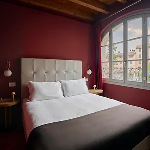 Rego Apartments - Boutique Aparthotel & Serenity Spa With Off-Site Apartments In The Heart Of Bergamo City Center Μπέργκαμο